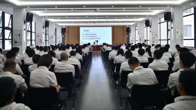 轉(zhuǎn)觀念 聚合力 重實(shí)干 向未來：集團(tuán)公司黨委副書記、總經(jīng)理馬明在省建筑設(shè)計(jì)院作專題講座